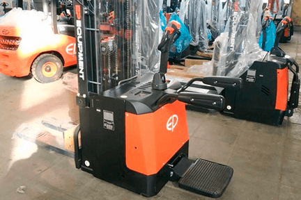 АЭлектрический штабелер EP ES16-RS